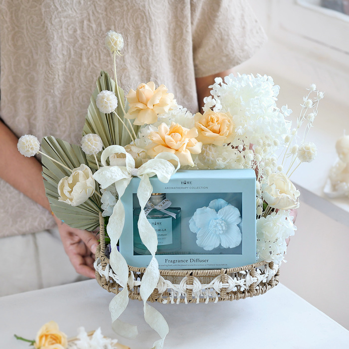 White hydrangeas online